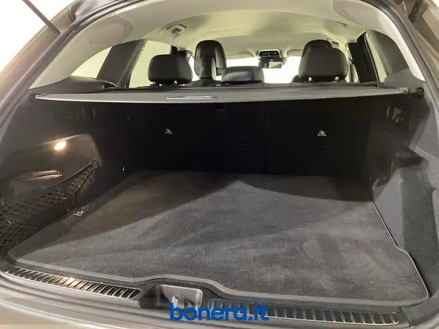 Mercedes-Benz 220 view 9