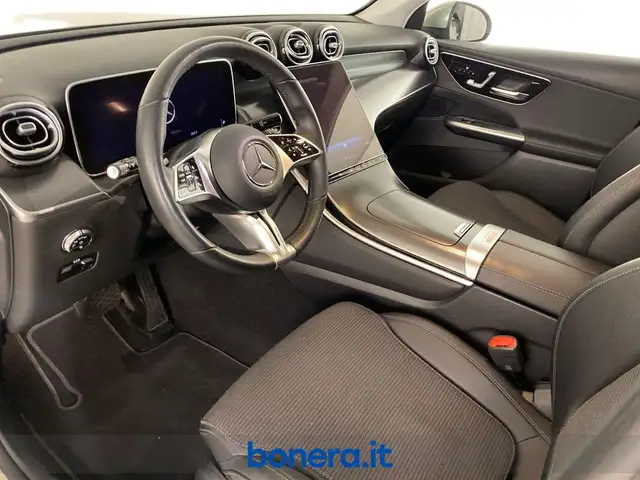Mercedes-Benz 220 view 10