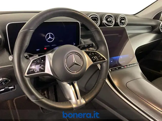 Mercedes-Benz 220 view 12