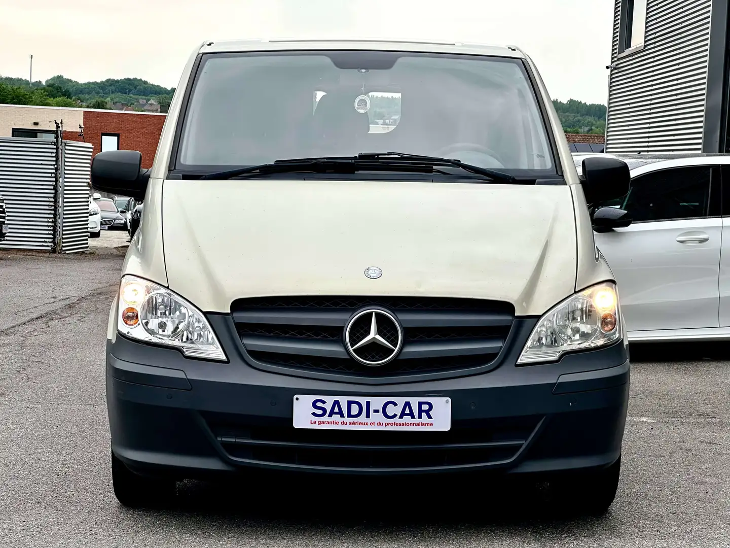 Mercedes-Benz Vito 110 CDI - 2.2 CDI 95cv 3 PLACES - UTILITAIRE Beige - 2