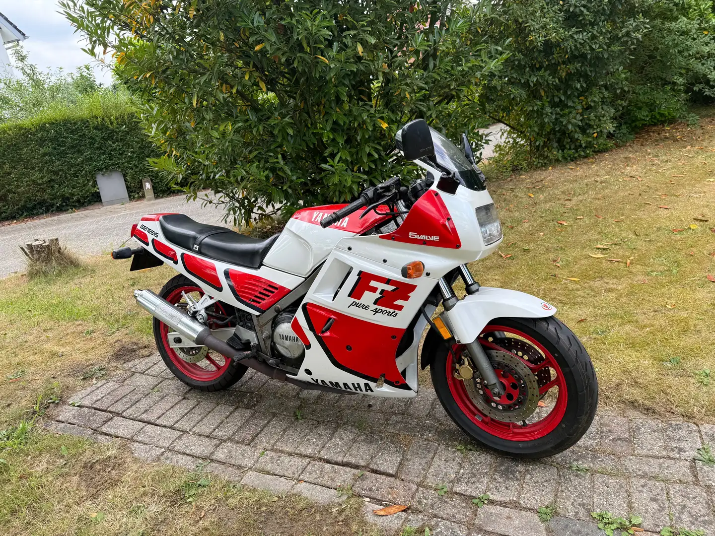 Yamaha FZ 750 Genesis Blanc - 1