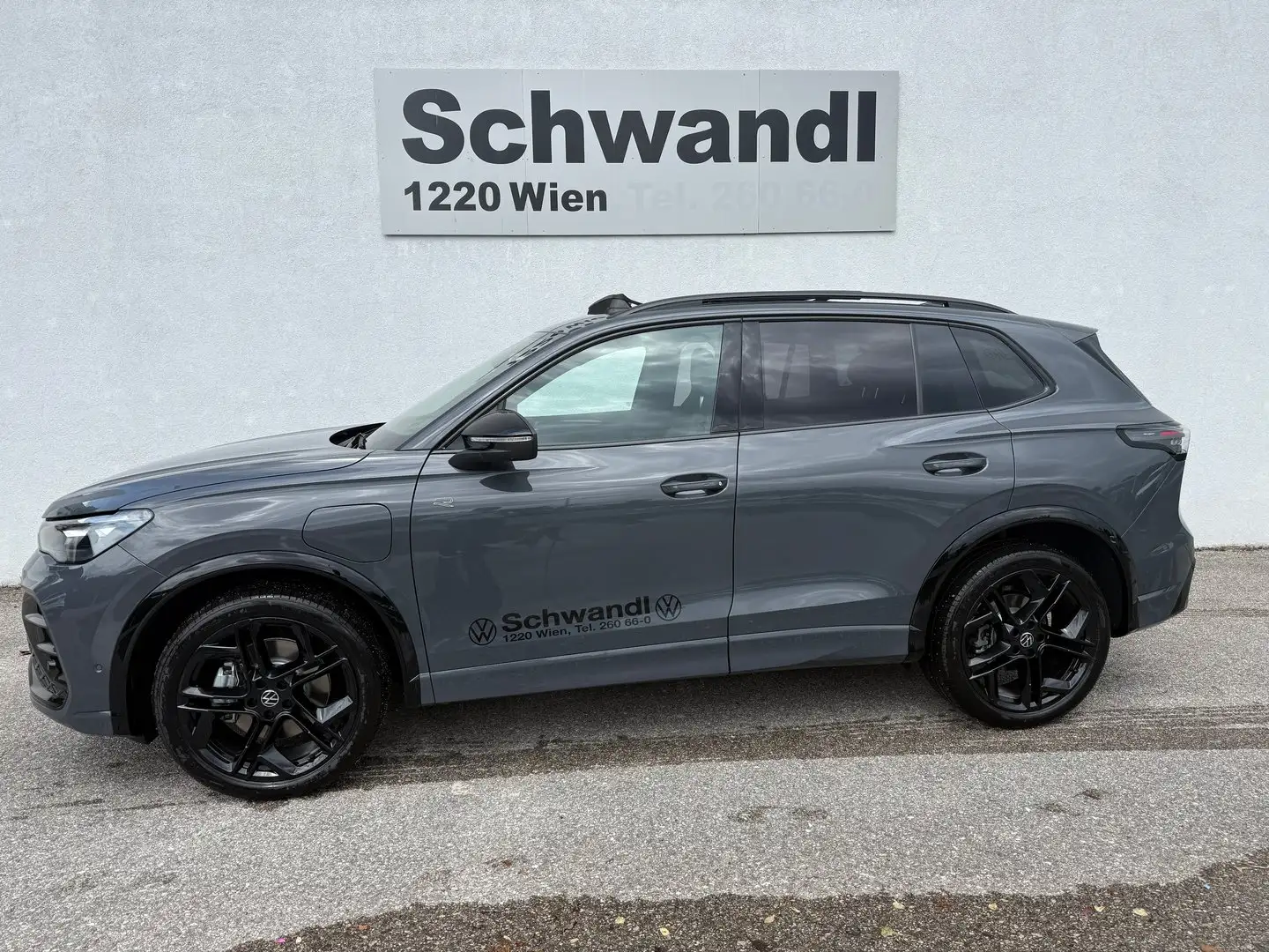 Volkswagen Tiguan Sport eHybrid DSG 150 kW Grau - 1