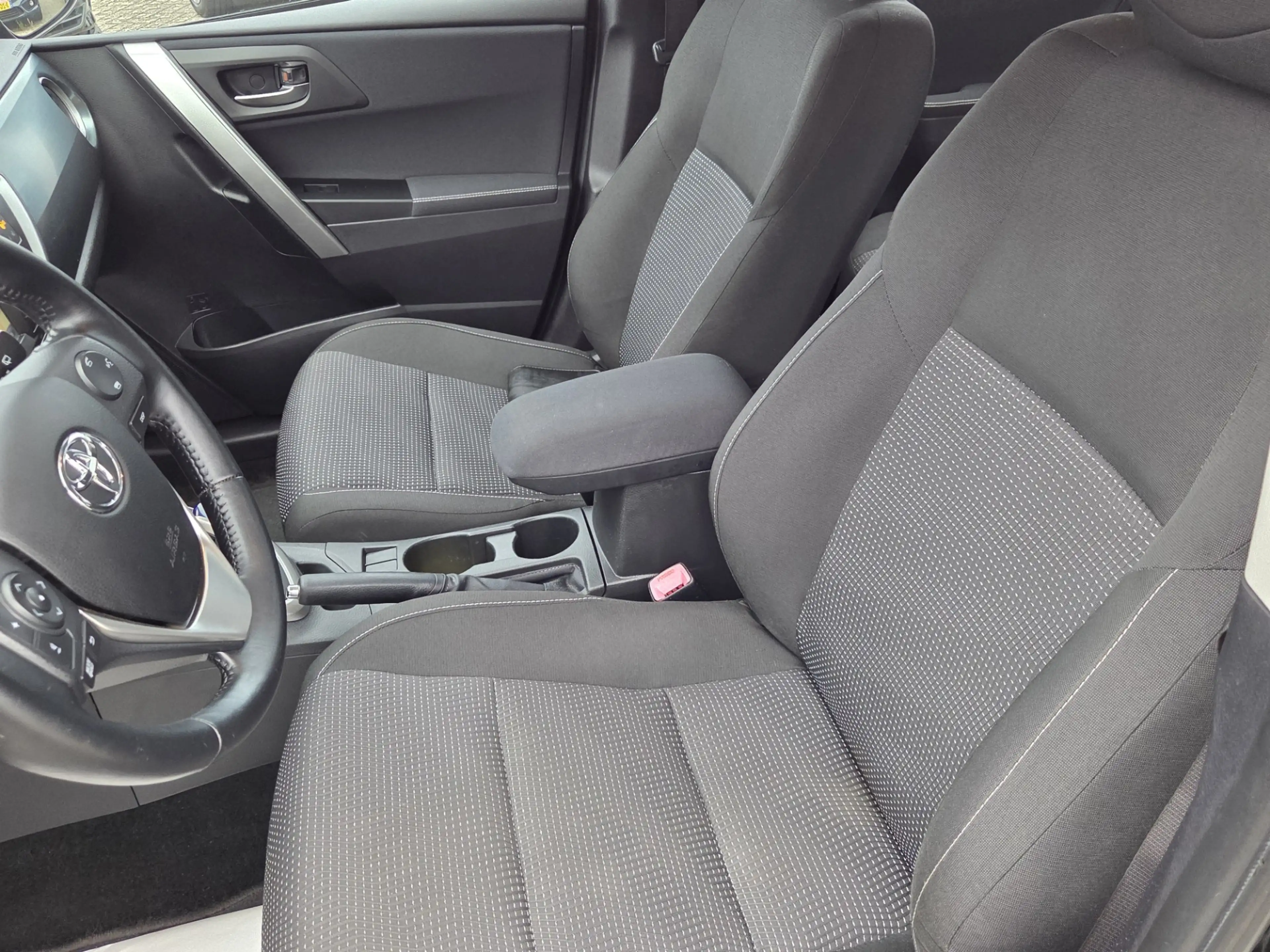 Toyota Auris 1.8 Hybrid Aspiration/CAMERA/CRUIS CONTROL — photo 10
