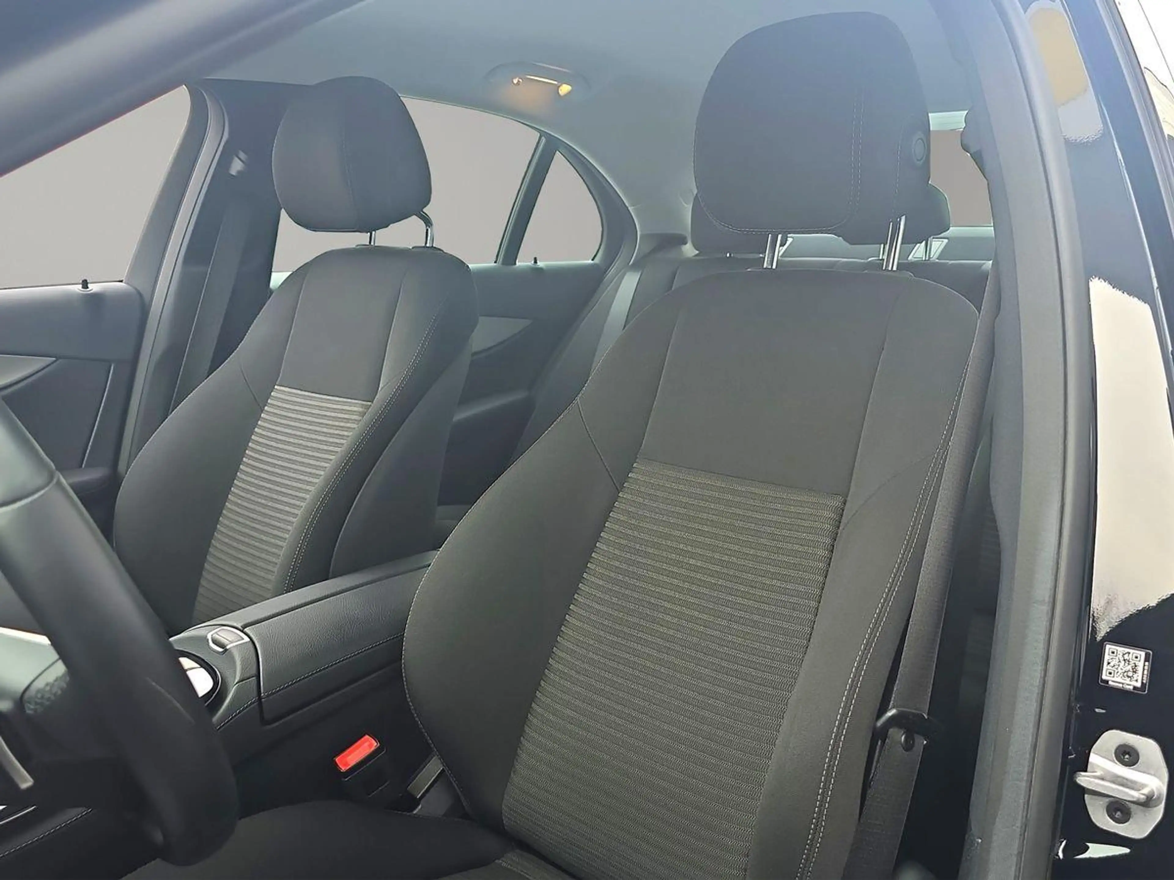 Mercedes-Benz E 300 de 9G R-KAM BURMESTER NAVI LED ELEKTR.SITZ — photo 9