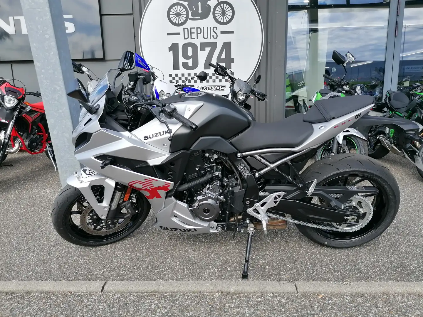 Suzuki GSX 8R Gris - 2