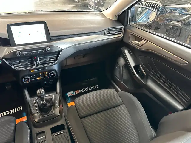 Ford Focus view 7