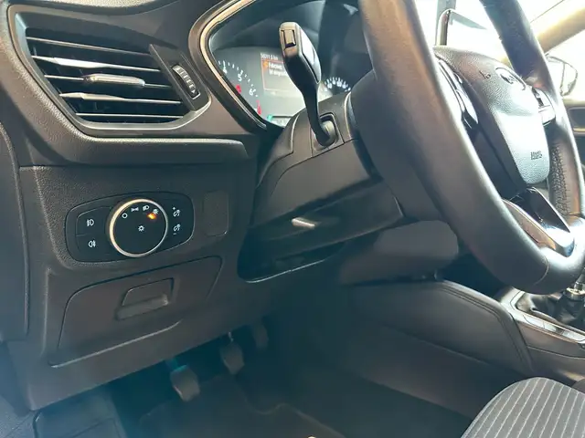 Ford Focus view 10