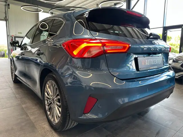 Ford Focus view 5