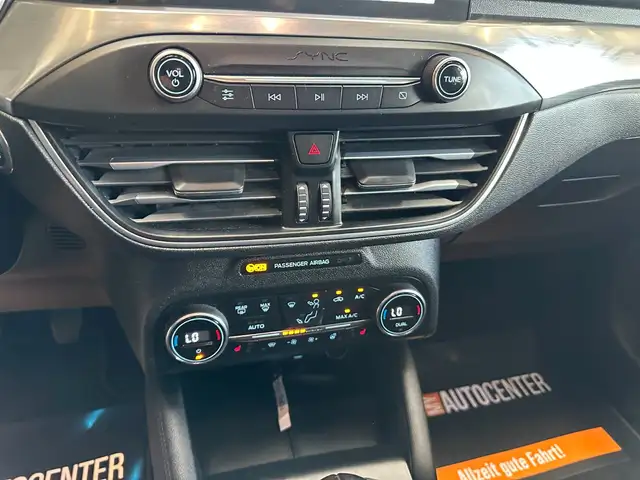 Ford Focus view 11
