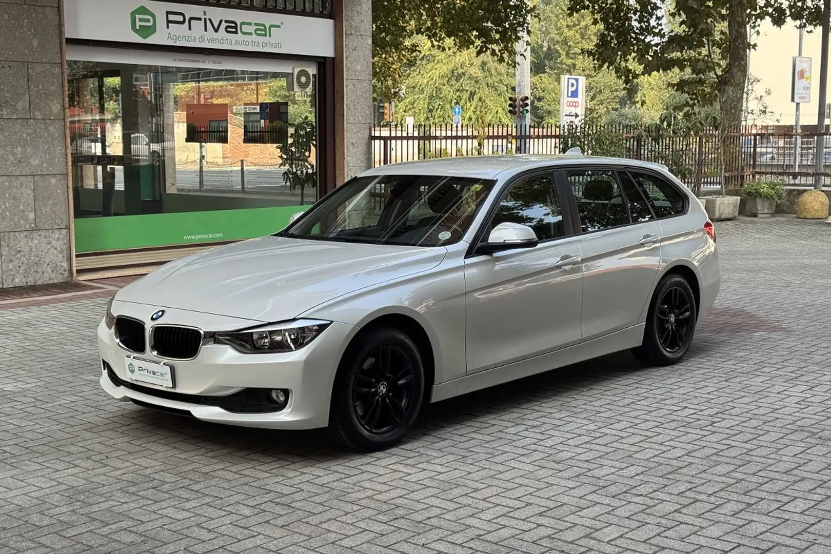 BMW 316 316d Touring Business aut. Blanc - 1
