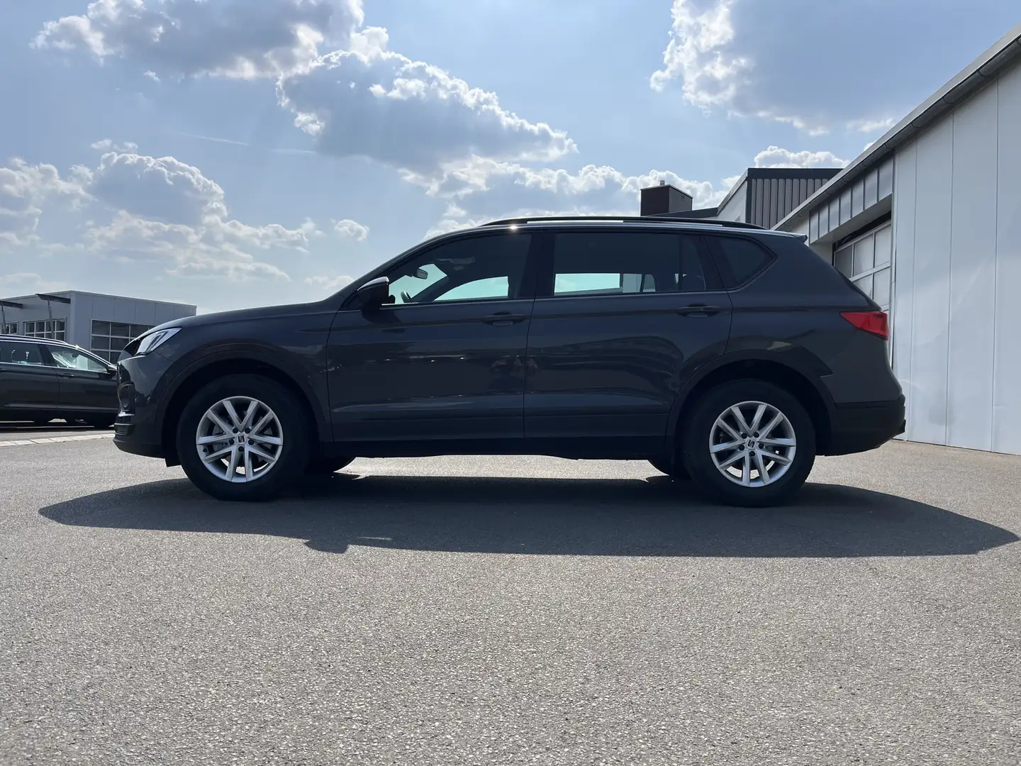 SEAT Tarraco 2.0 TDI DSG Style 185€ m. 20% Anzahlung DAB Navi Grau - 2