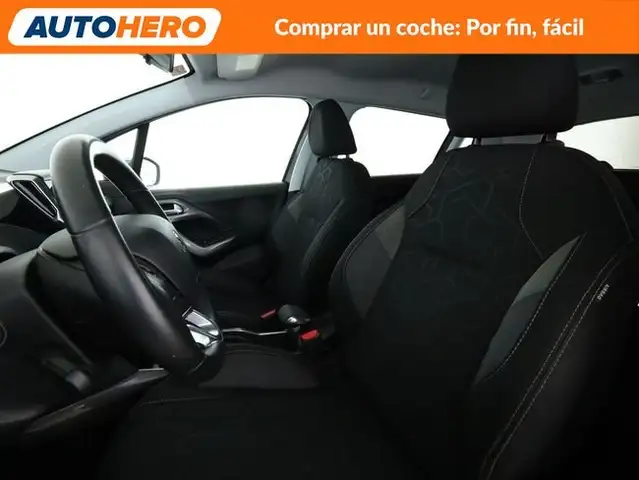 Peugeot 2008 view 11