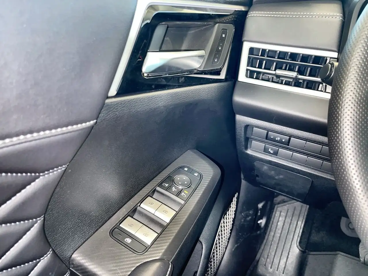 Mitsubishi Outlander снимка Mitsubishi Outlander
