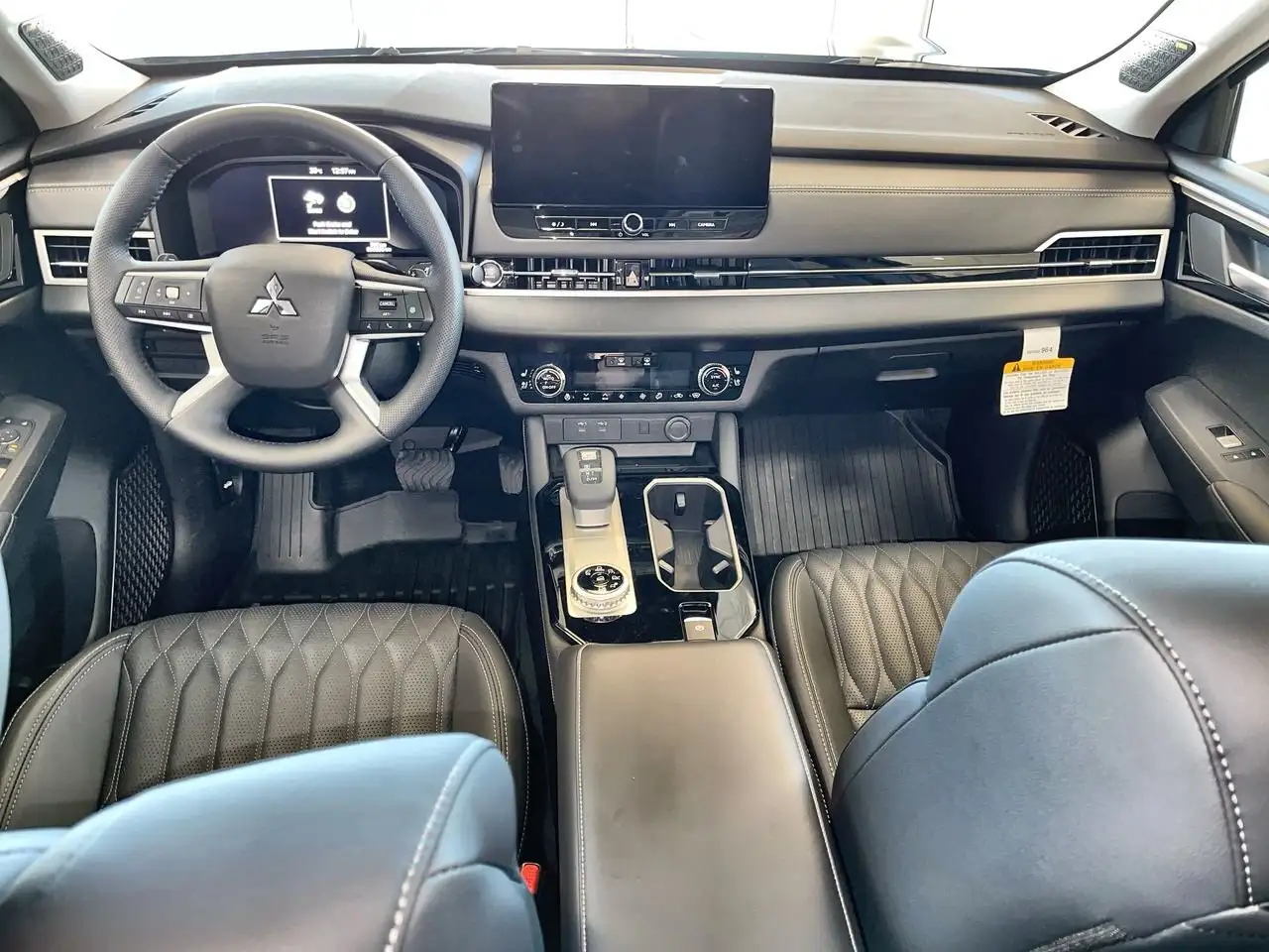 Mitsubishi Outlander снимка Mitsubishi Outlander