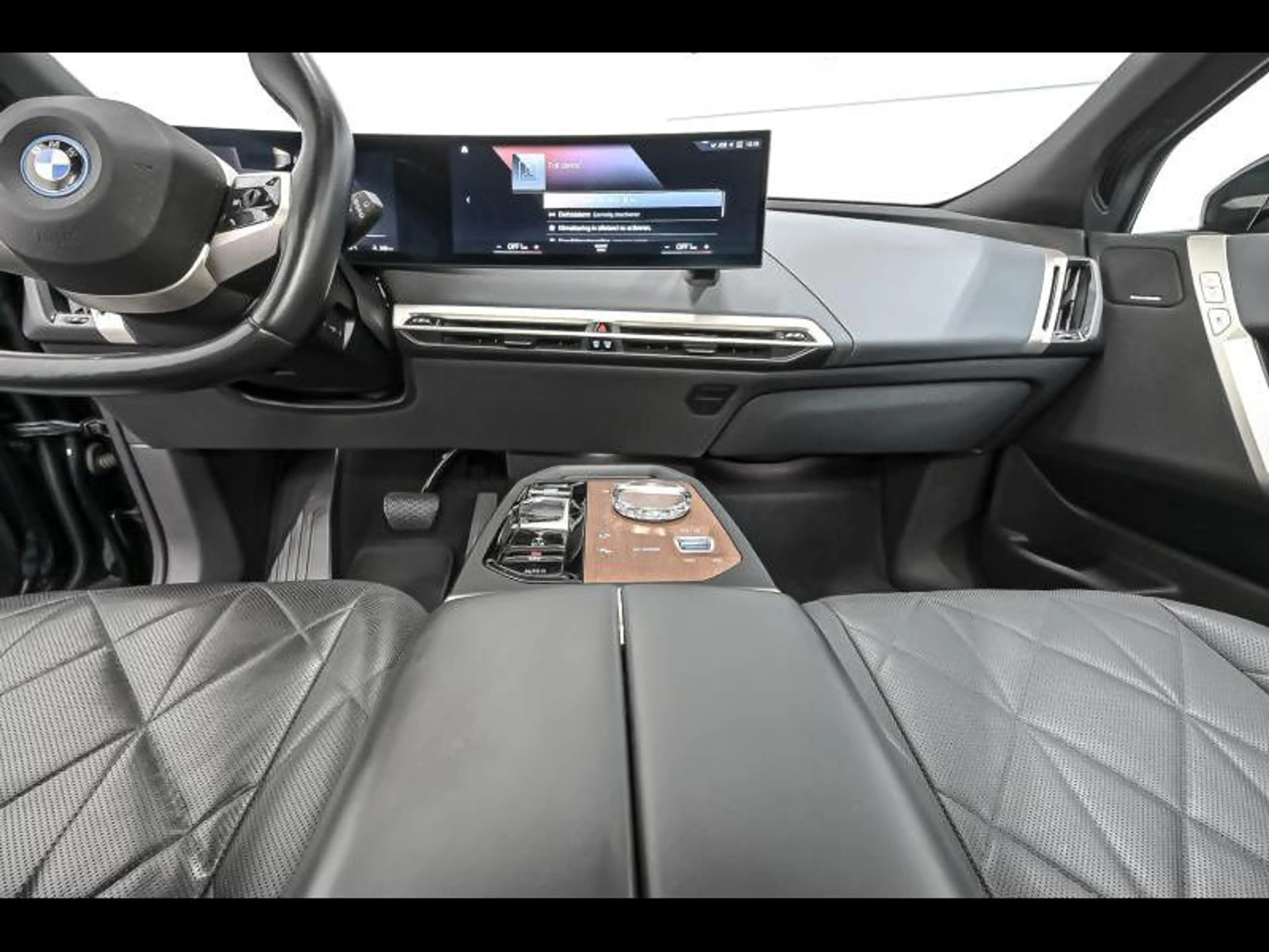BMW iX xDrive40 - Sport|PanoLounge|360CAm|H&K — photo 6