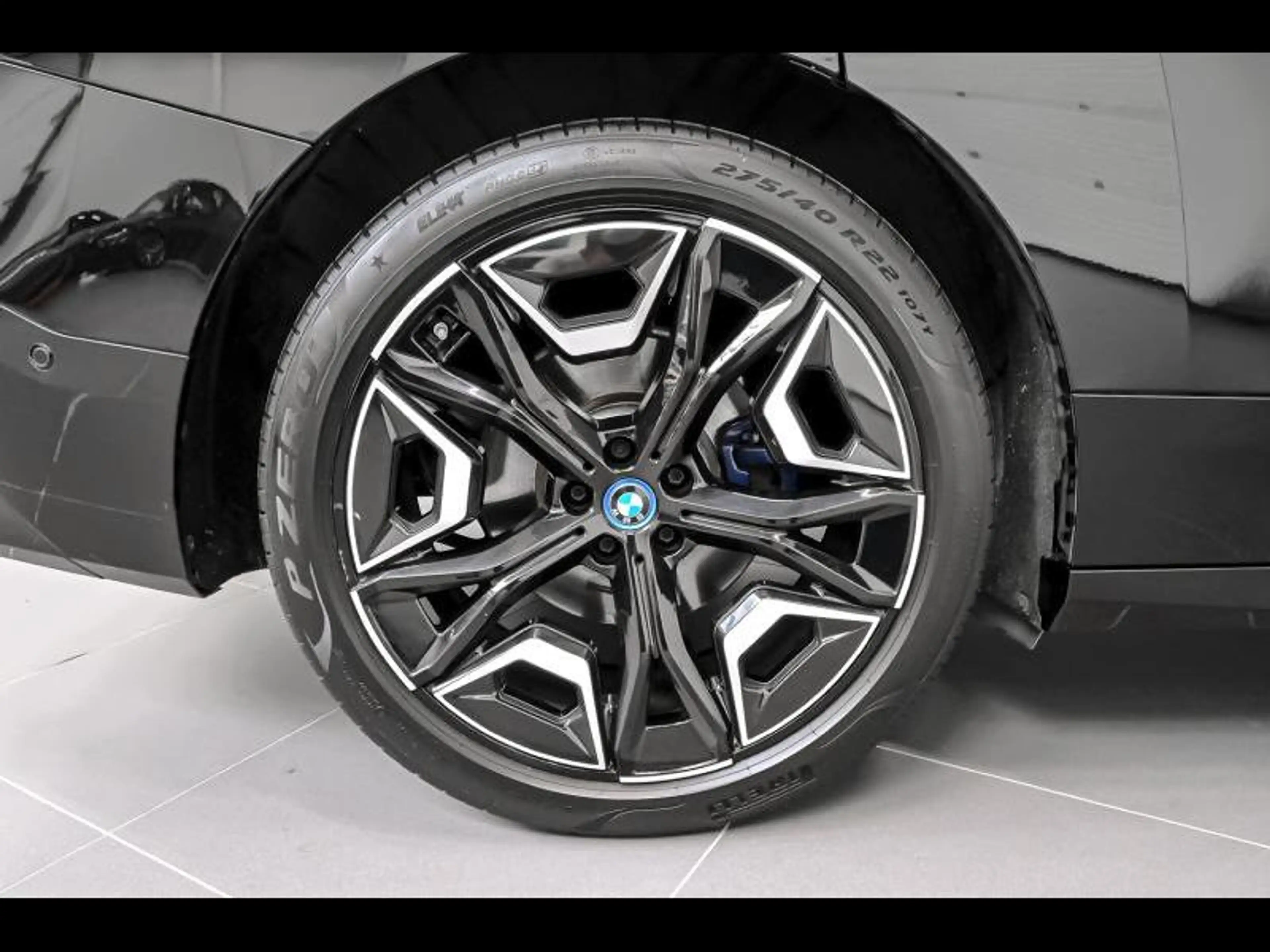 BMW iX xDrive40 - Sport|PanoLounge|360CAm|H&K — photo 4