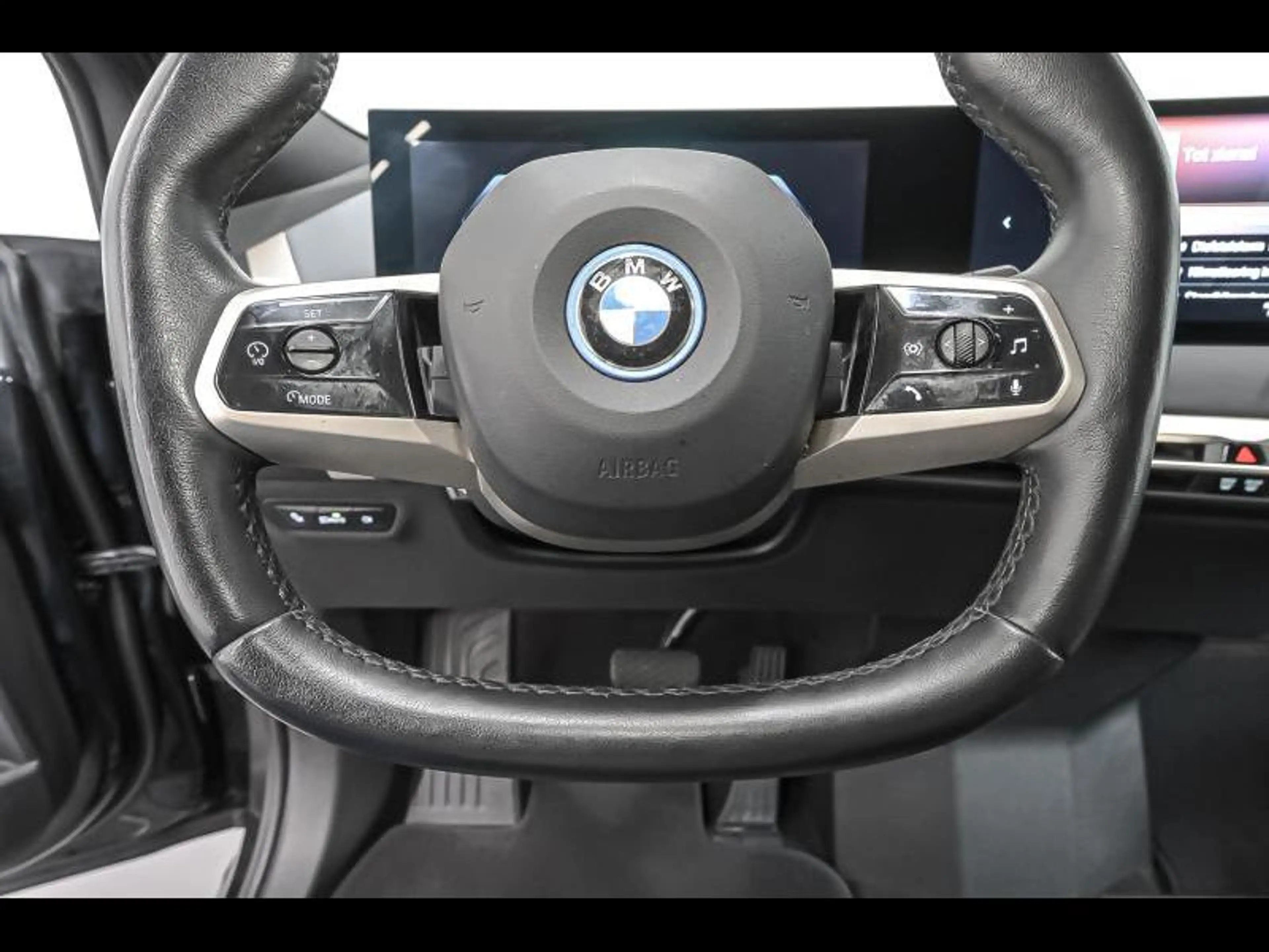 BMW iX xDrive40 - Sport|PanoLounge|360CAm|H&K — photo 7
