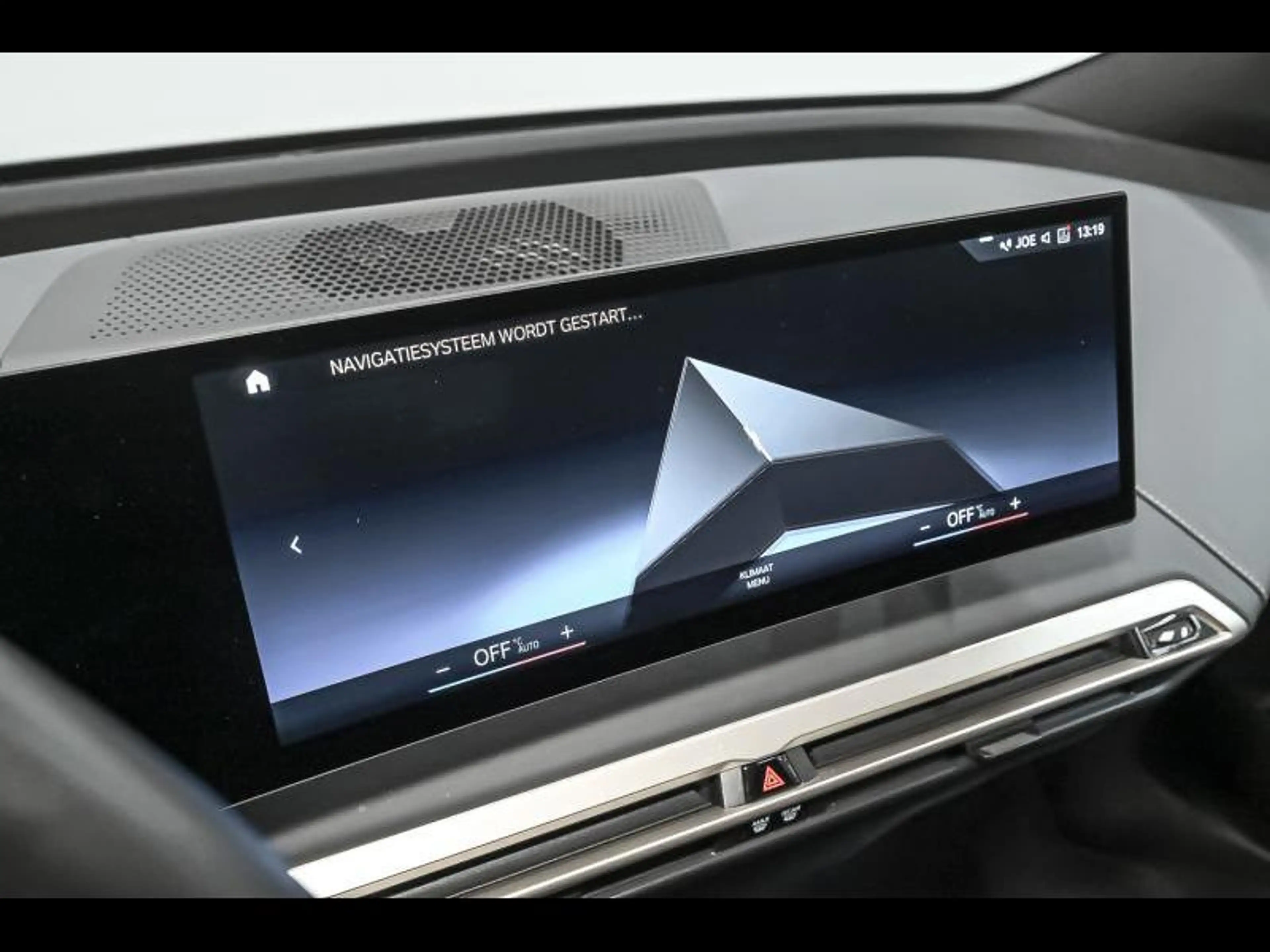 BMW iX xDrive40 - Sport|PanoLounge|360CAm|H&K — photo 11