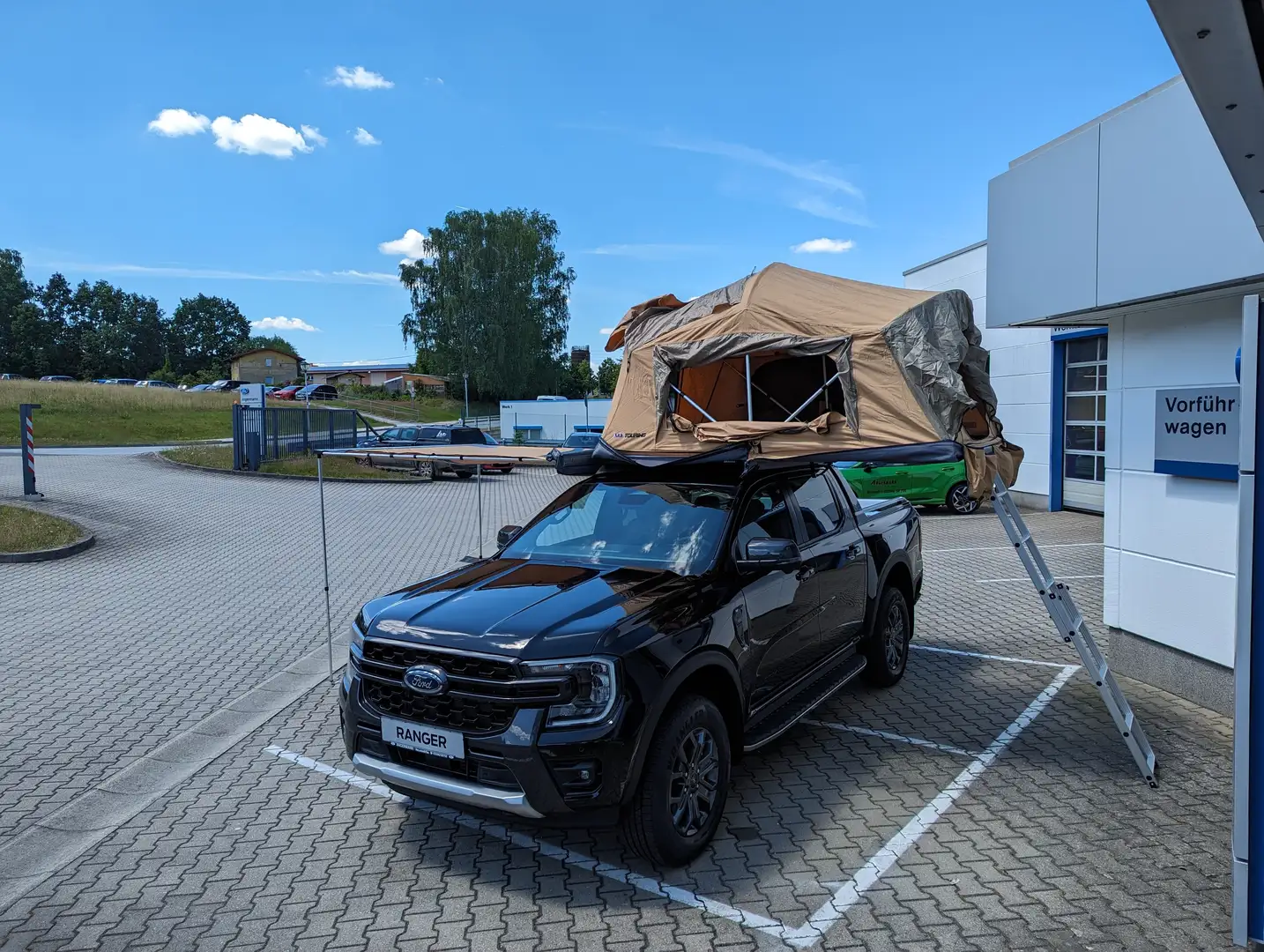 Ford Ranger SUV/Geländewagen/Pickup in Schwarz tageszulassung in  Neustadt/Sachsen für € 61.500,-