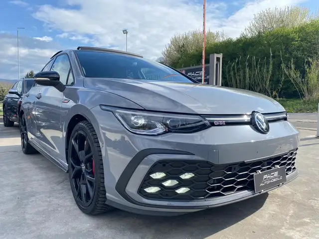 Volkswagen Golf view 5