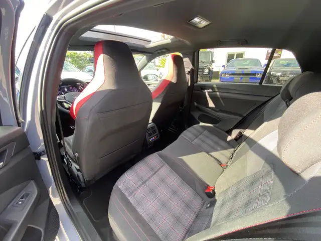 Volkswagen Golf view 11