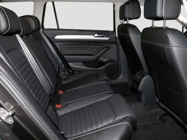 Volkswagen Passat view 12