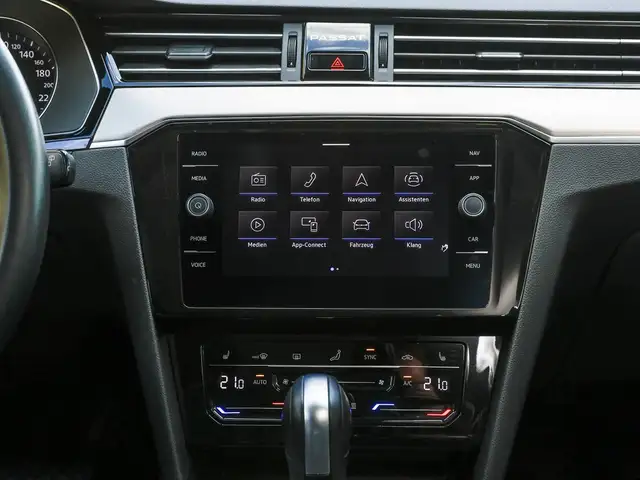 Volkswagen Passat view 13