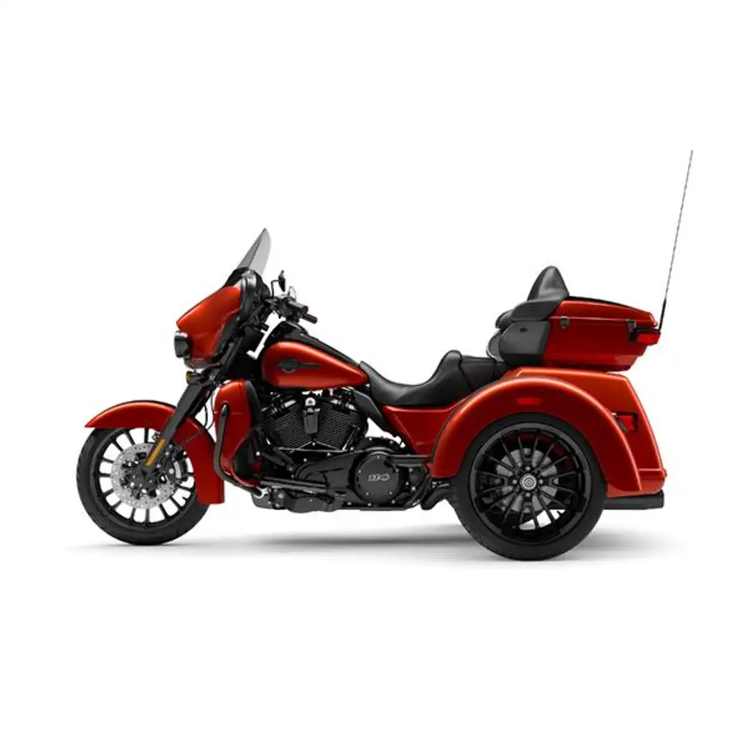 Harley-Davidson Tri Glide FLHTCUTG ULTRA Black - 2