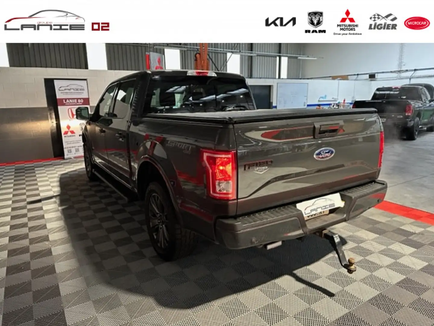 Ford F 150 XLT V6 CREW CAB 4WD siva - 2