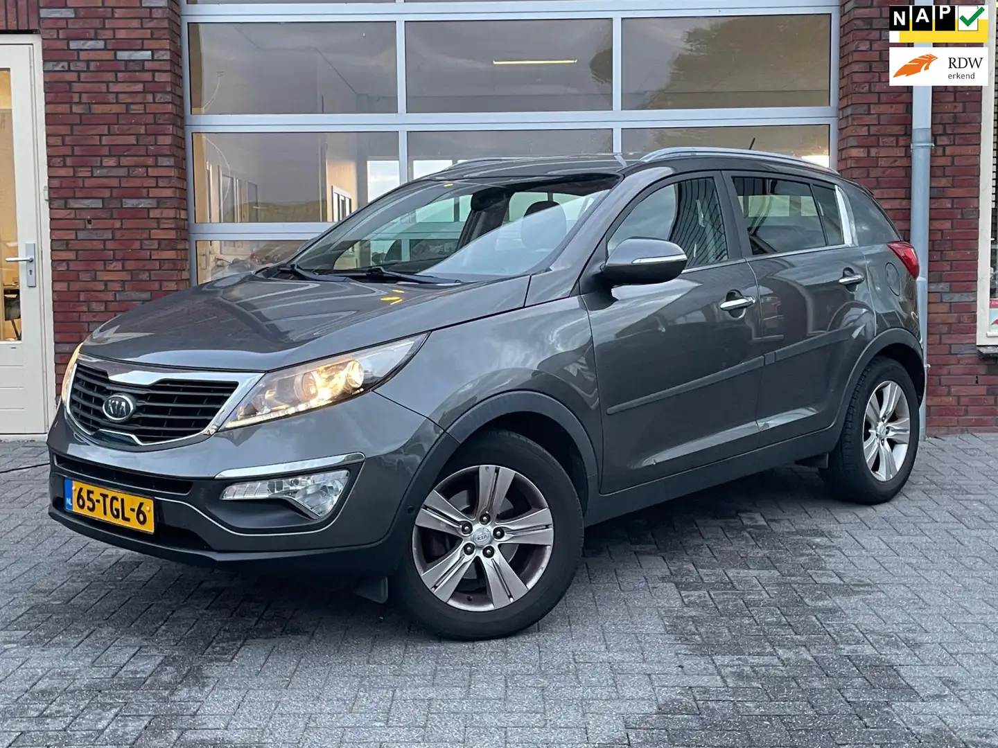 Kia Sportage 1.6 GDI X-ecutive Plus Pack | Exportprijs | Airco Grau - 1