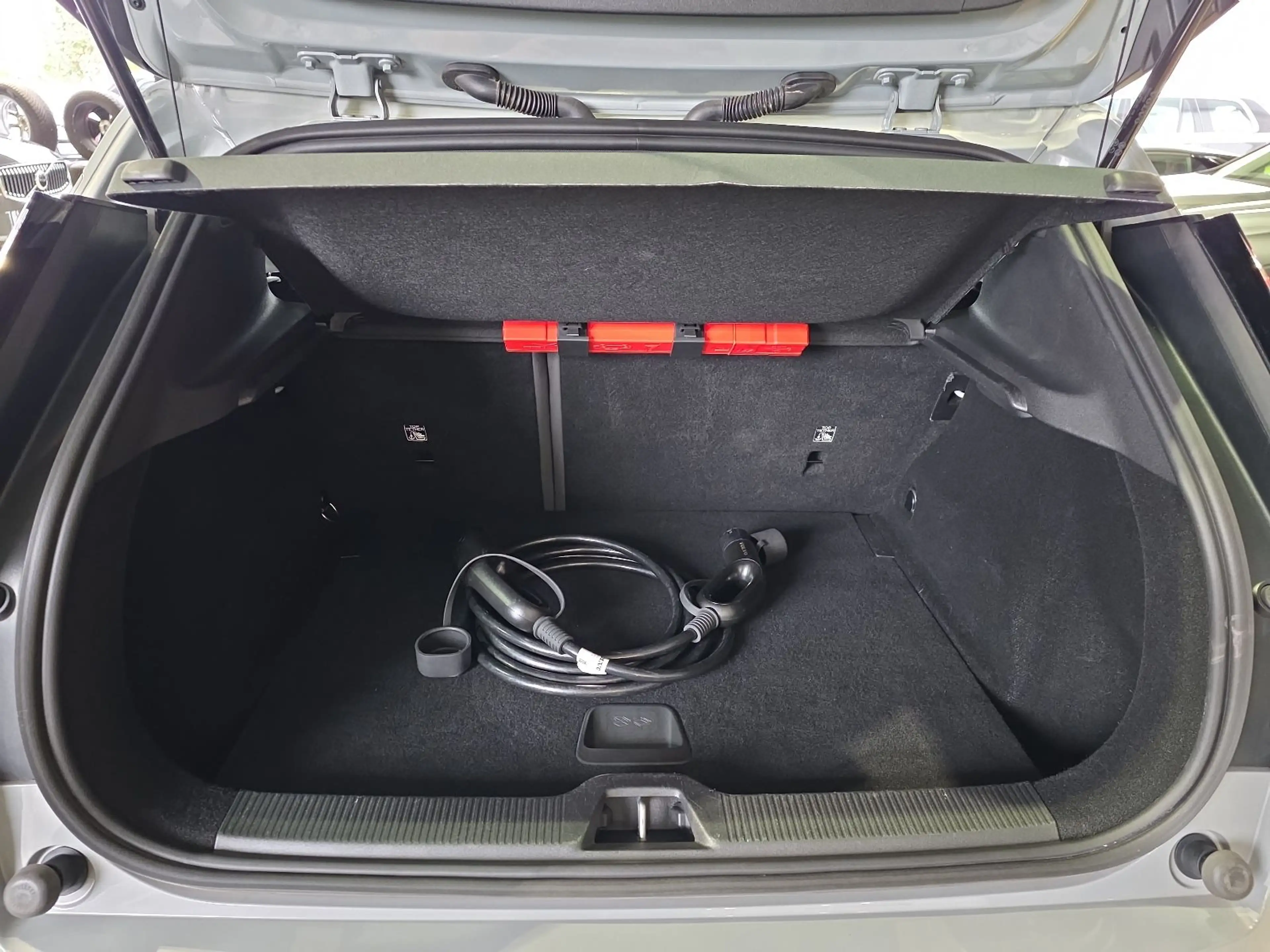 Volvo EX30 Core Extended Range ACC BLIS WinterPaket — photo 14