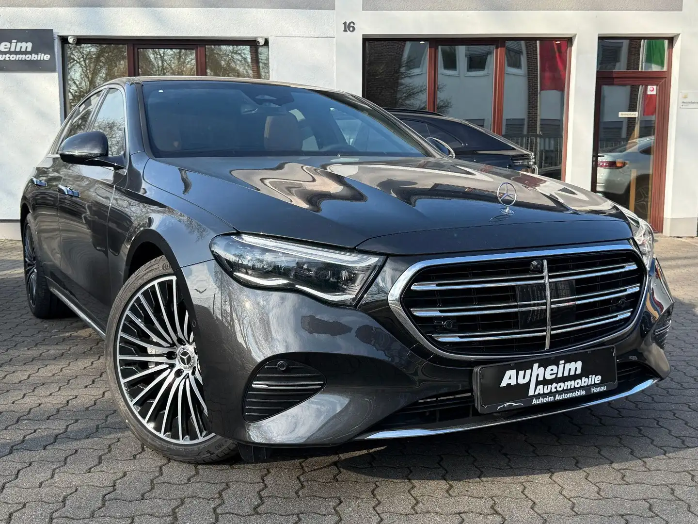 Mercedes-Benz E 200 Exclusive Premium MY25 EUR 1 3.ScreenPANO Gris - 1