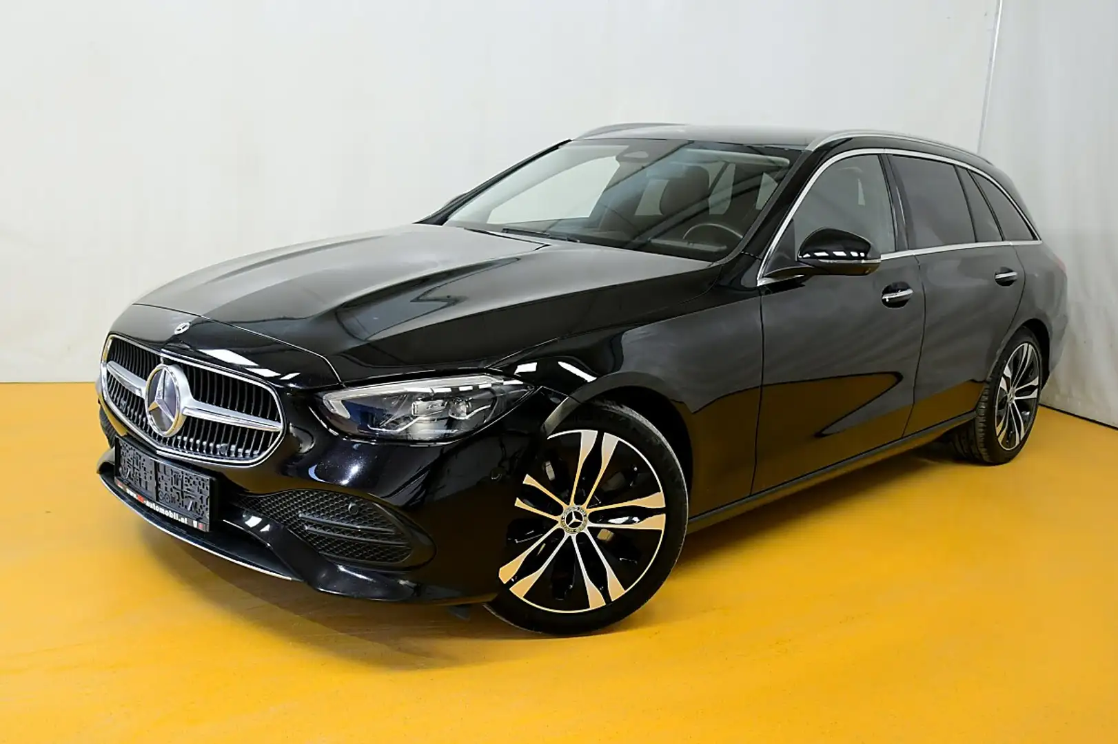 Mercedes-Benz C 220 d T Österreich Edition 4Matic Aut. AMG-Line Schwarz - 1