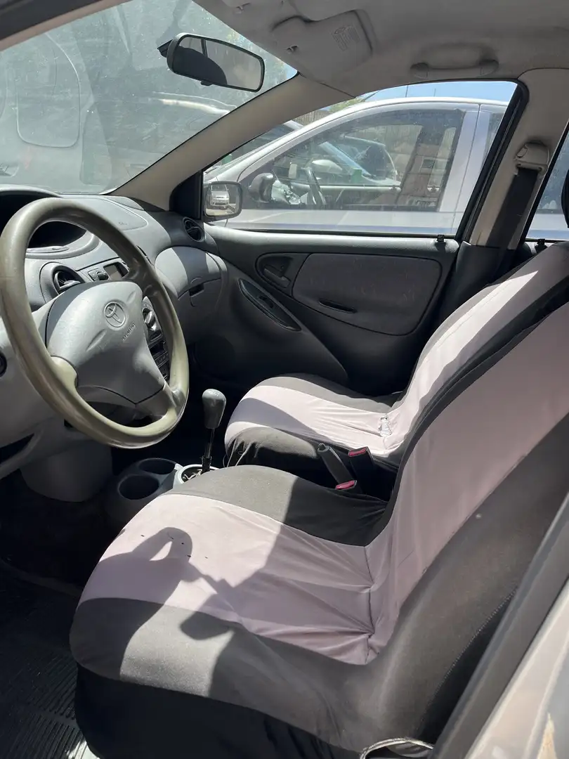 Toyota Yaris Verso 1.3 Sol - 2