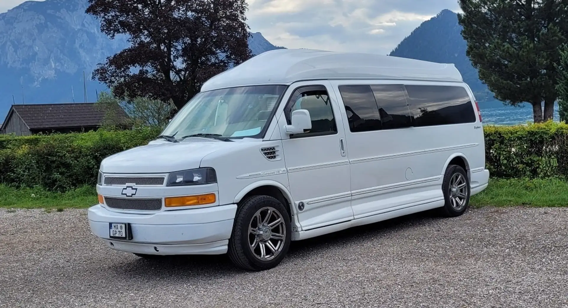 Chevrolet Express Explorer 6,0L V8 9 Sitzer Long Version Weiß - 2