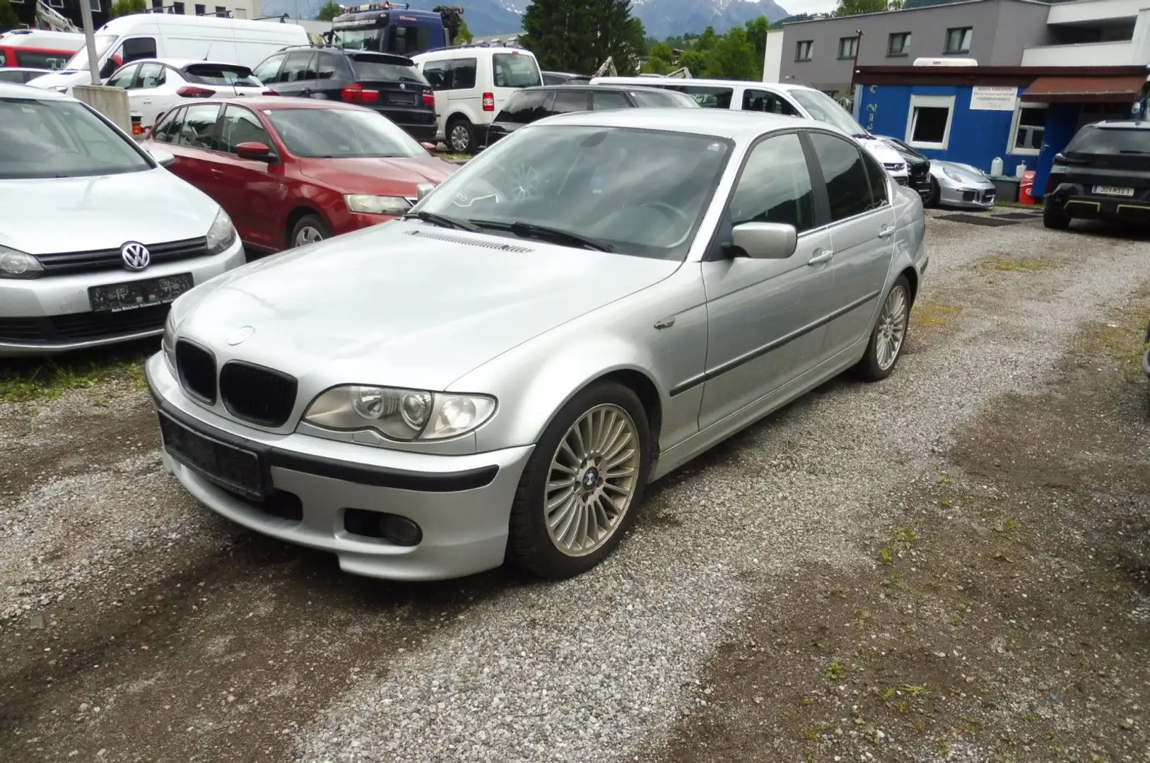 BMW 330 Baureihe 3 Lim. 330xi---Xenon Navi 4x4 M Silber - 2