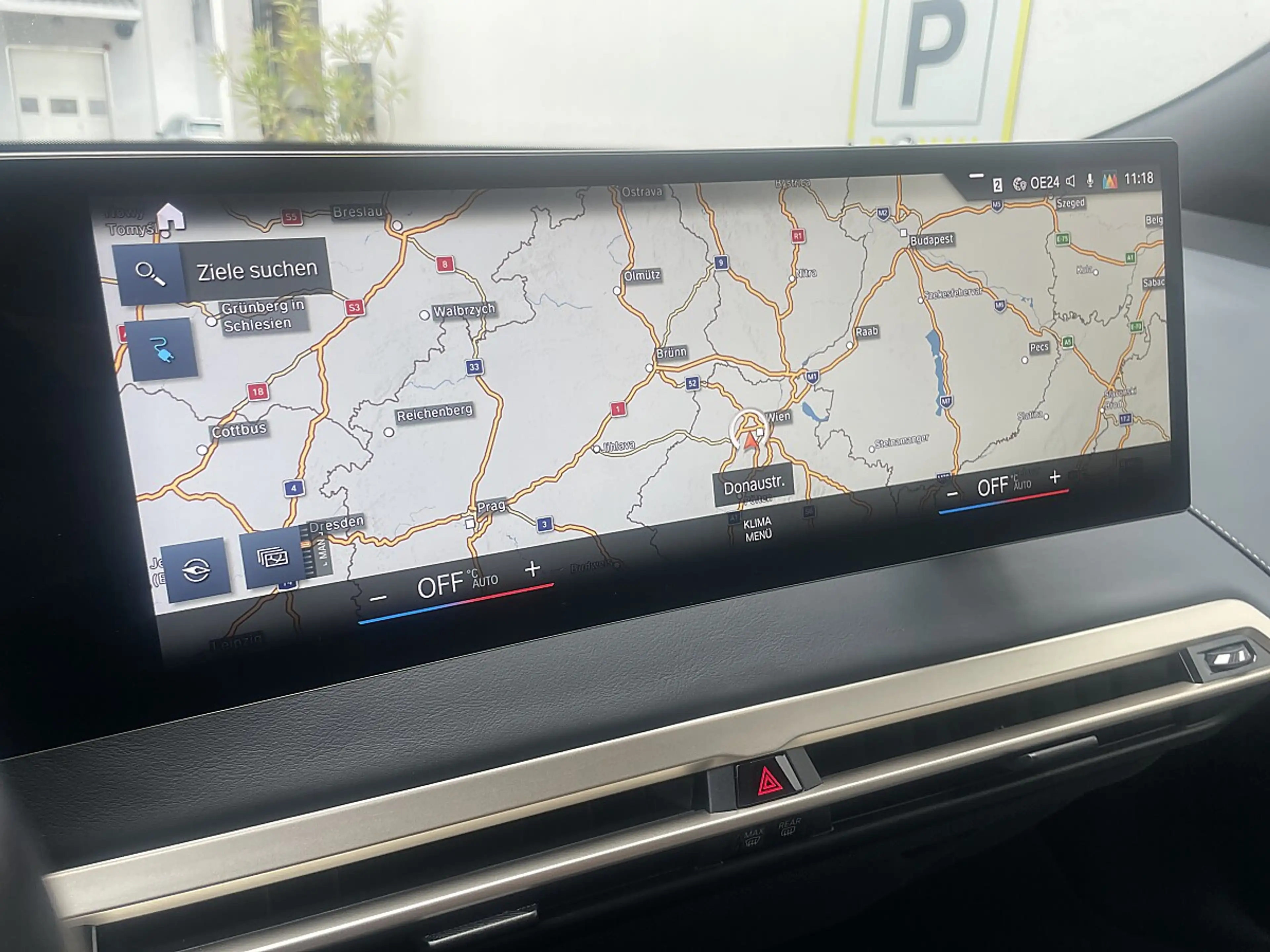 BMW iX xDrive40 * AHK * Leder * Pano * ACC * AVILOO 99% * — photo 11