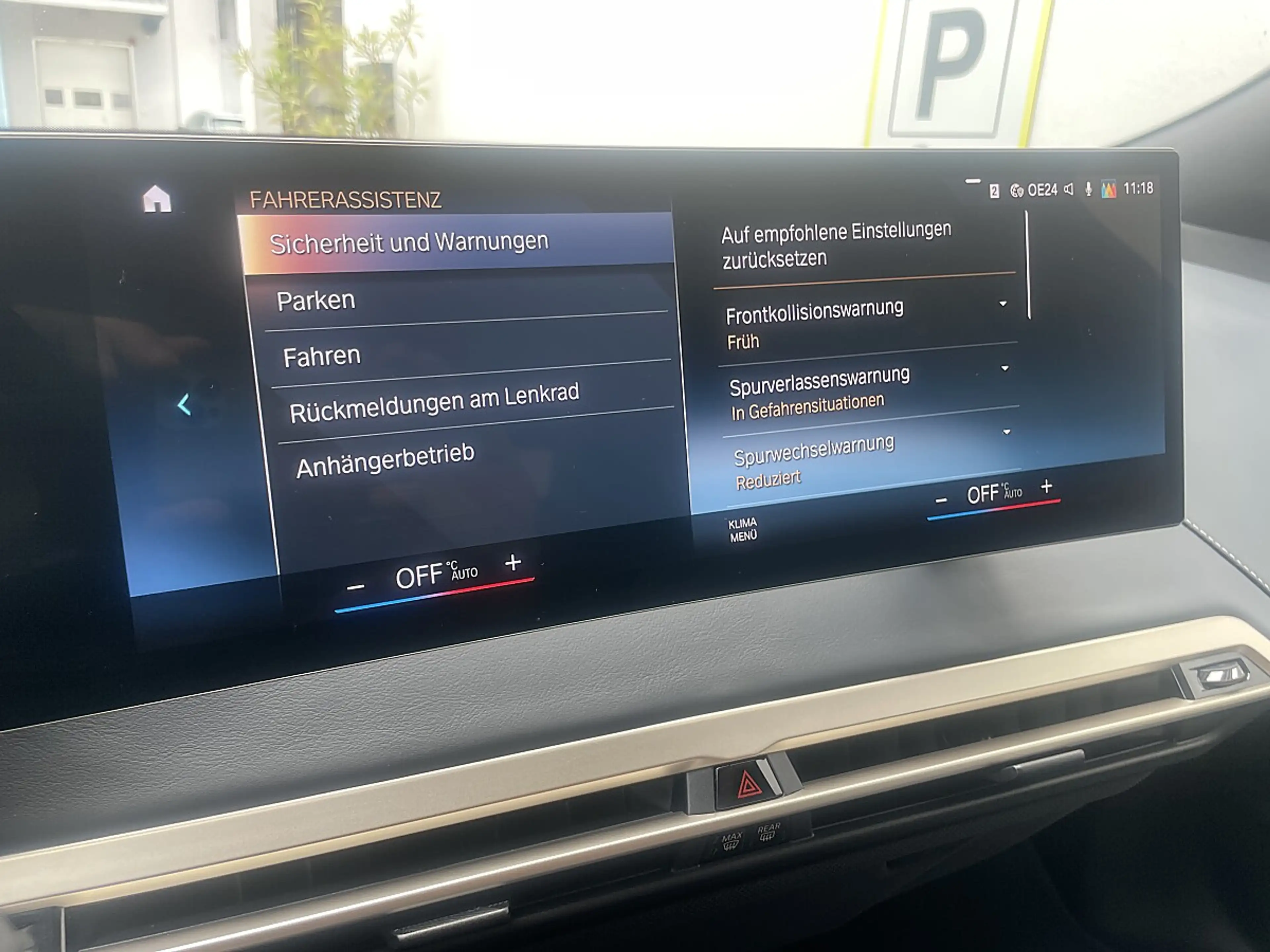 BMW iX xDrive40 * AHK * Leder * Pano * ACC * AVILOO 99% * — photo 13