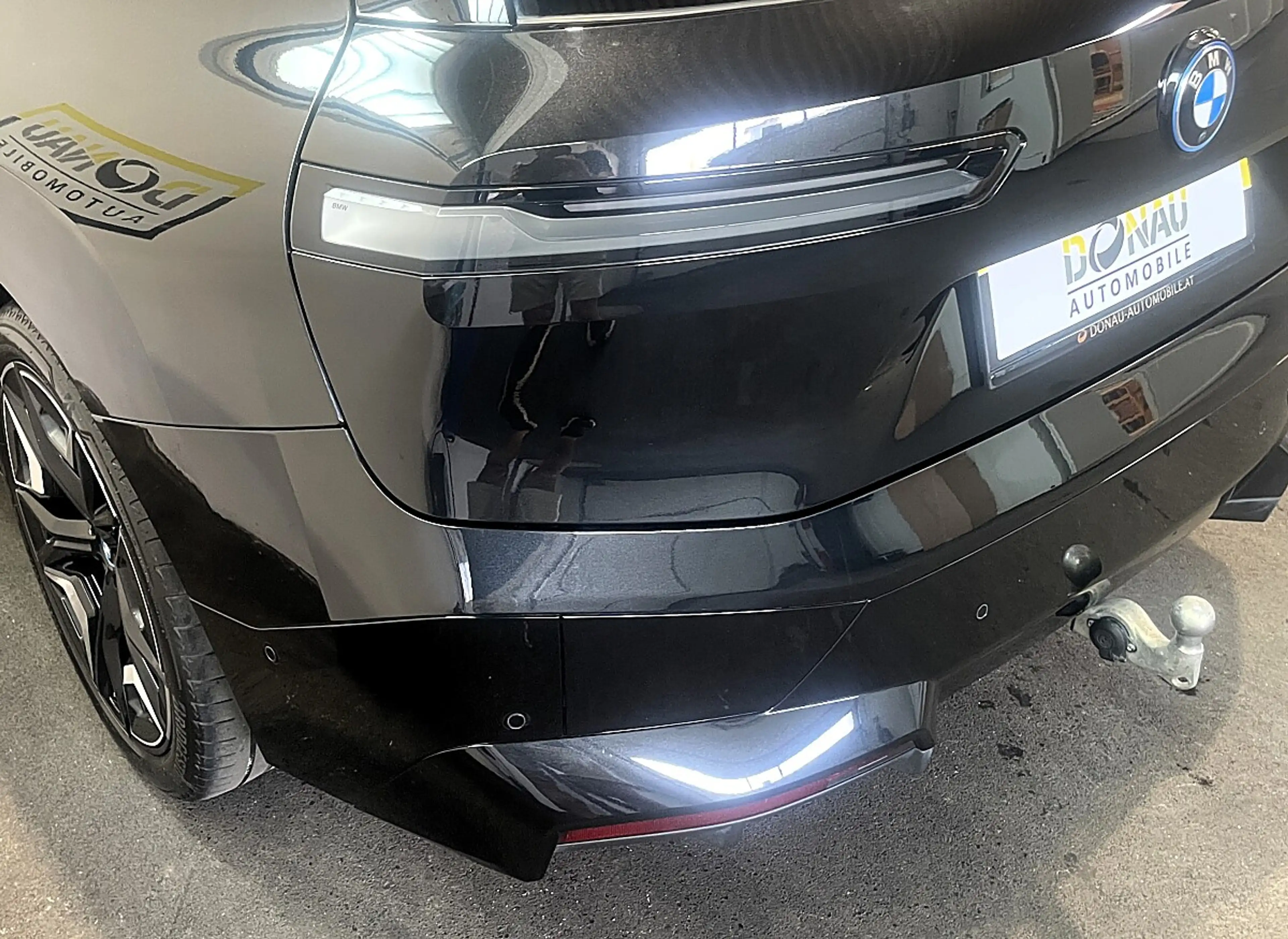 BMW iX xDrive40 * AHK * Leder * Pano * ACC * AVILOO 99% * — photo 4