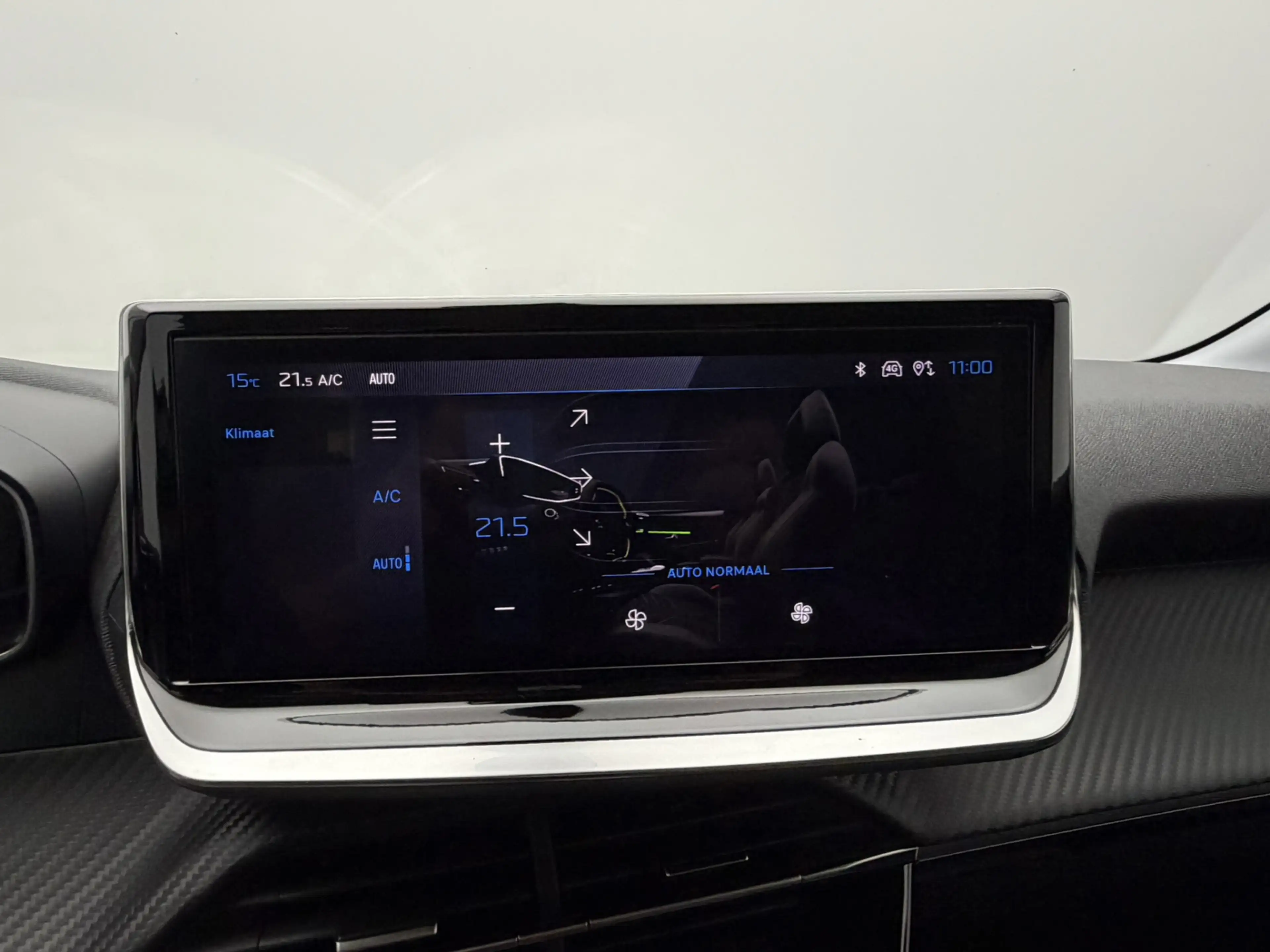 Peugeot 208 1.2 Hybrid 110 e-DCS6 Allure | 360° Camera | Full- — photo 15