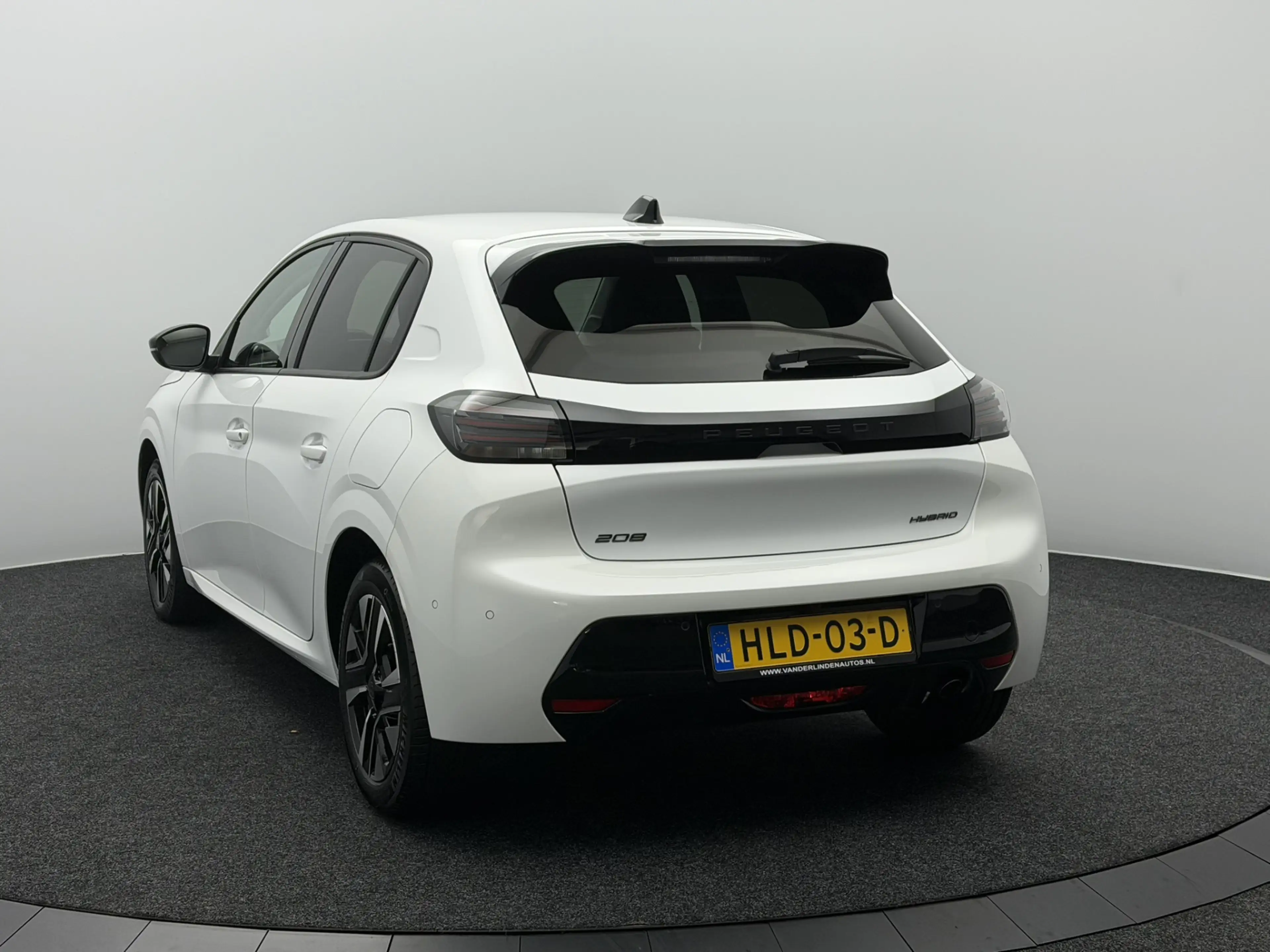 Peugeot 208 1.2 Hybrid 110 e-DCS6 Allure | 360° Camera | Full- — photo 7