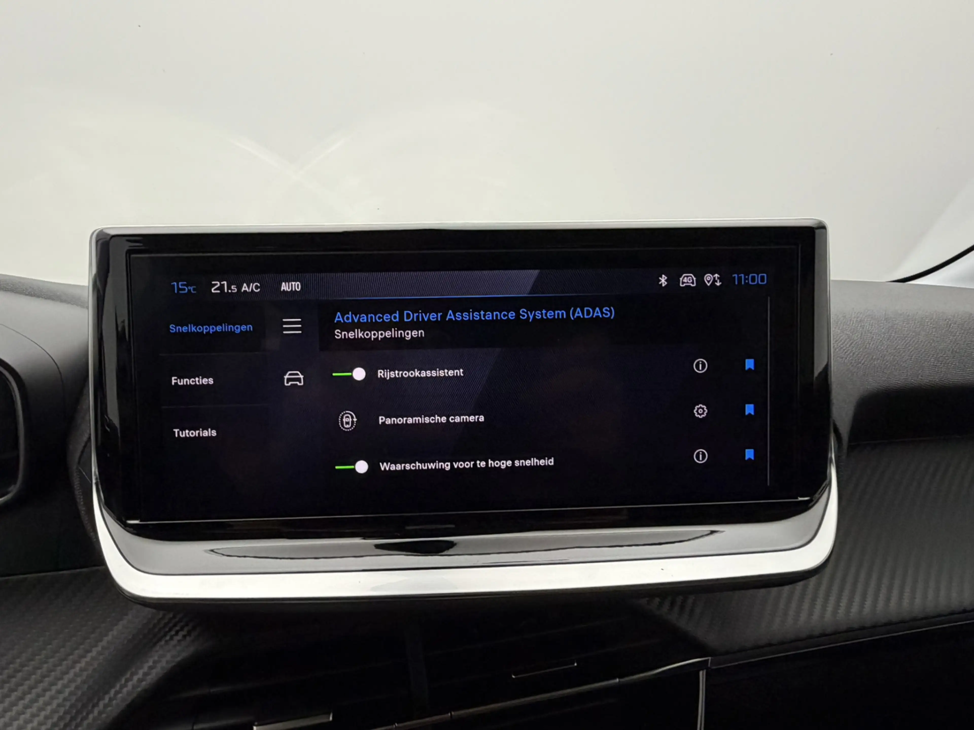 Peugeot 208 1.2 Hybrid 110 e-DCS6 Allure | 360° Camera | Full- — photo 22