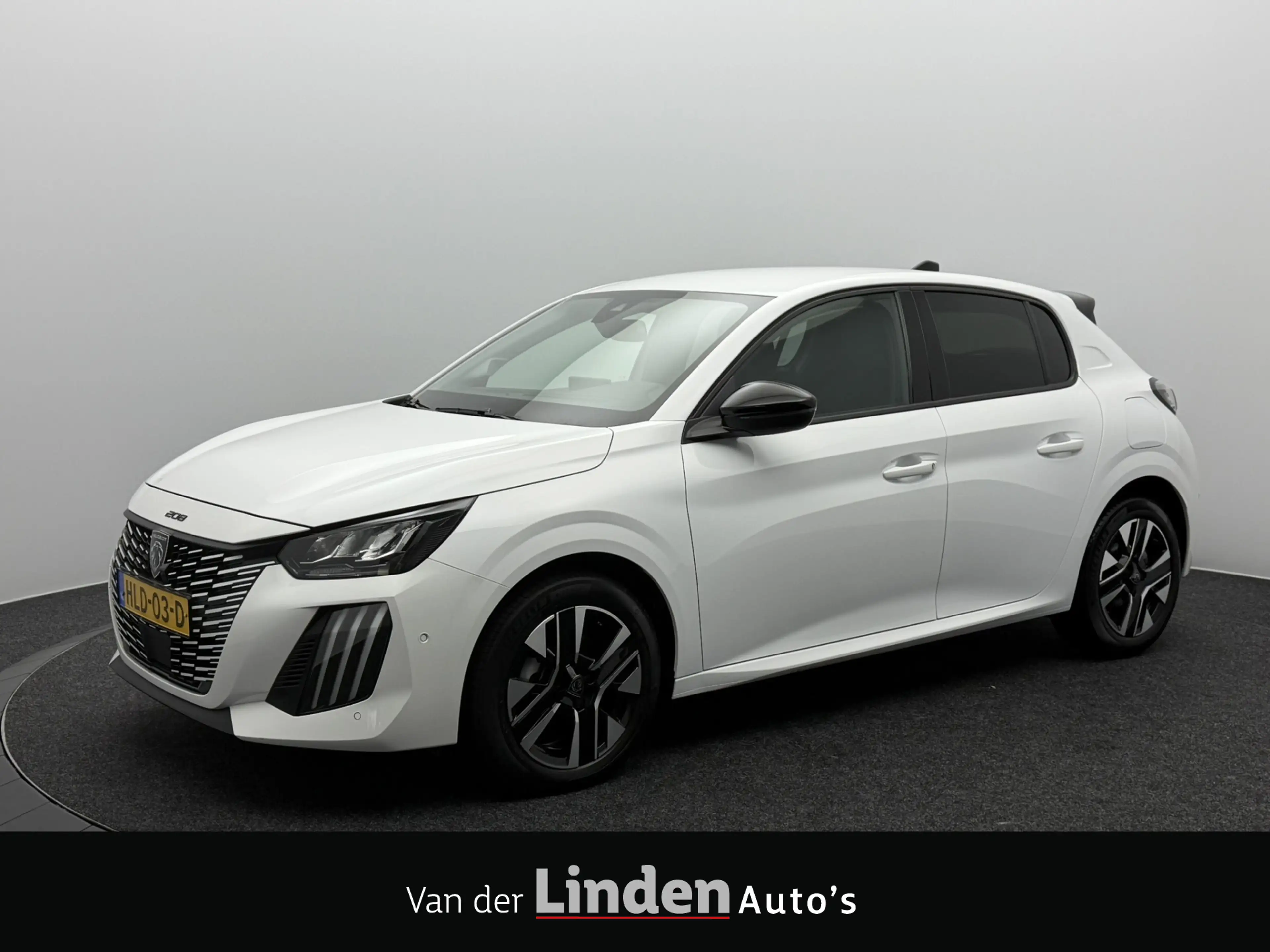 Peugeot 208 1.2 Hybrid 110 e-DCS6 Allure | 360° Camera | Full-