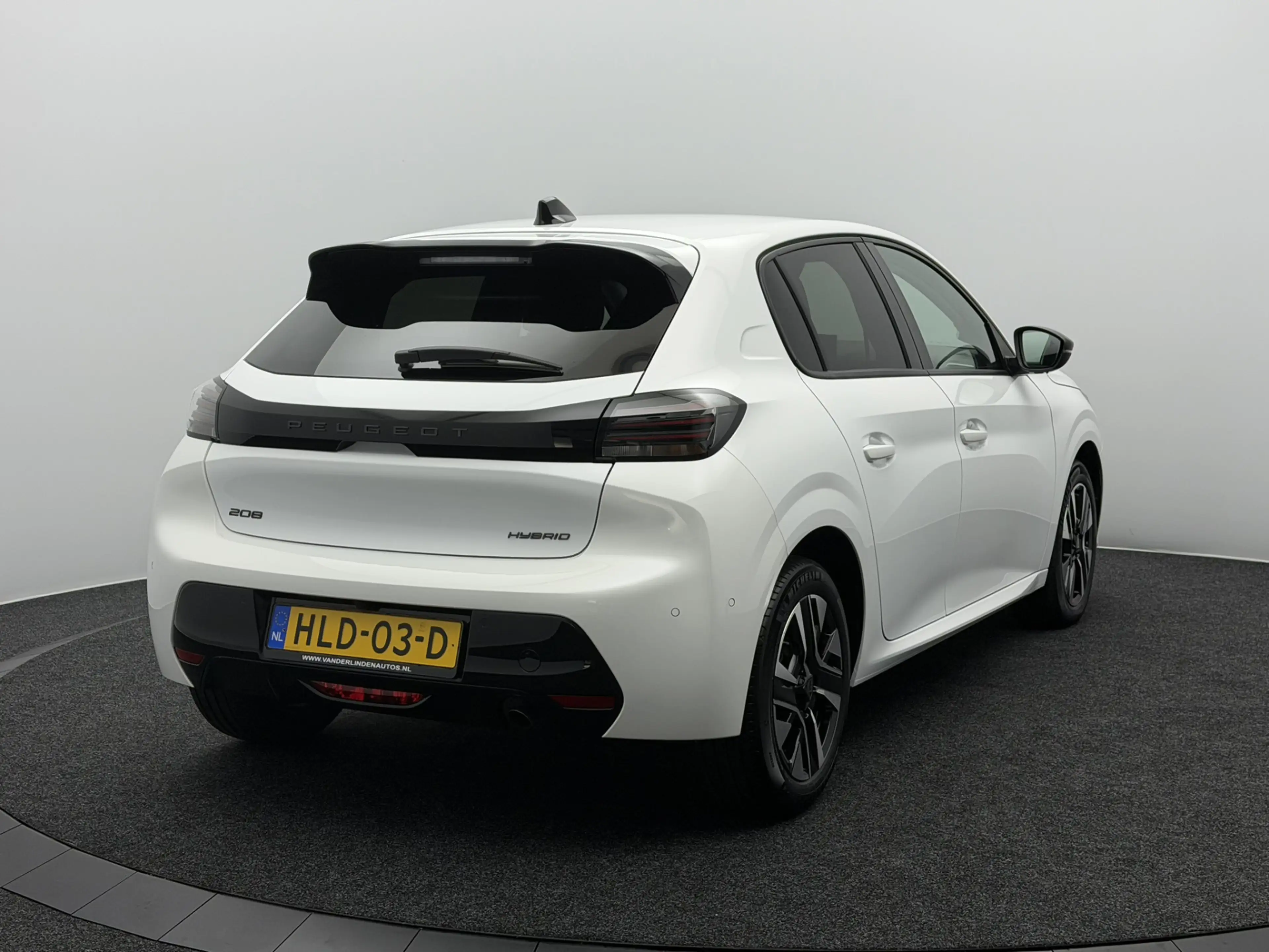 Peugeot 208 1.2 Hybrid 110 e-DCS6 Allure | 360° Camera | Full- — photo 5
