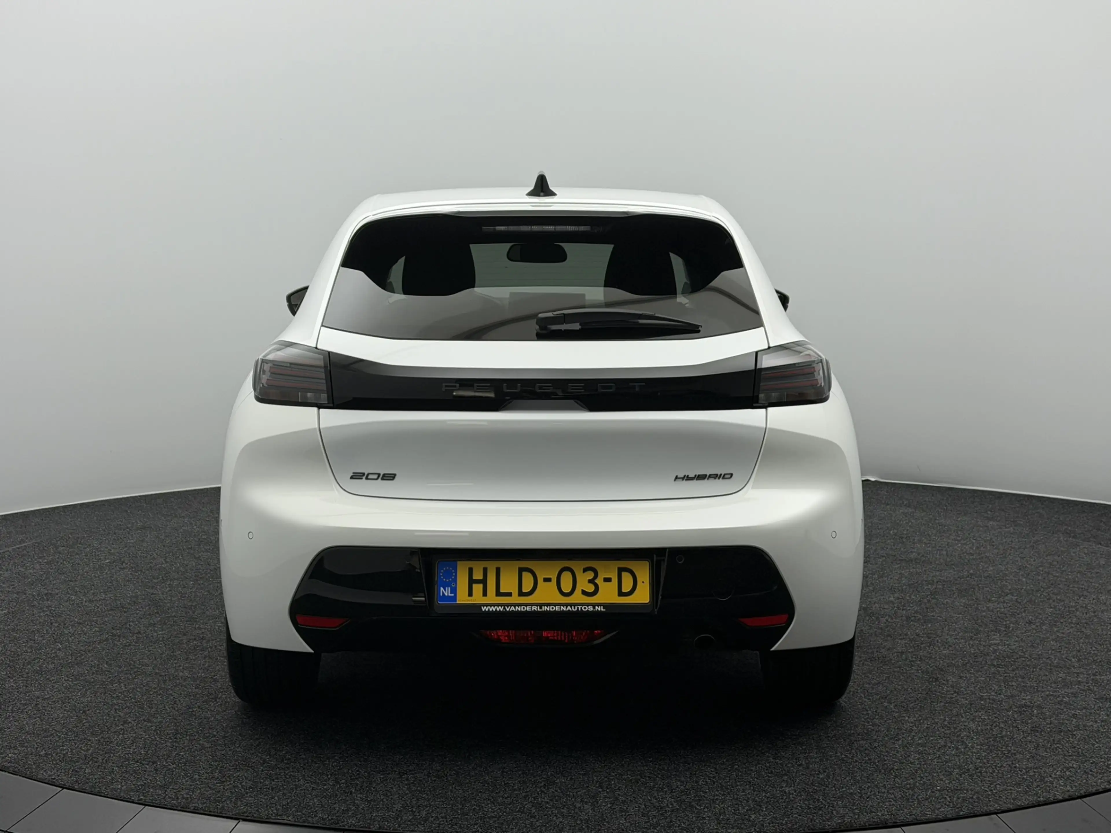 Peugeot 208 1.2 Hybrid 110 e-DCS6 Allure | 360° Camera | Full- — photo 31