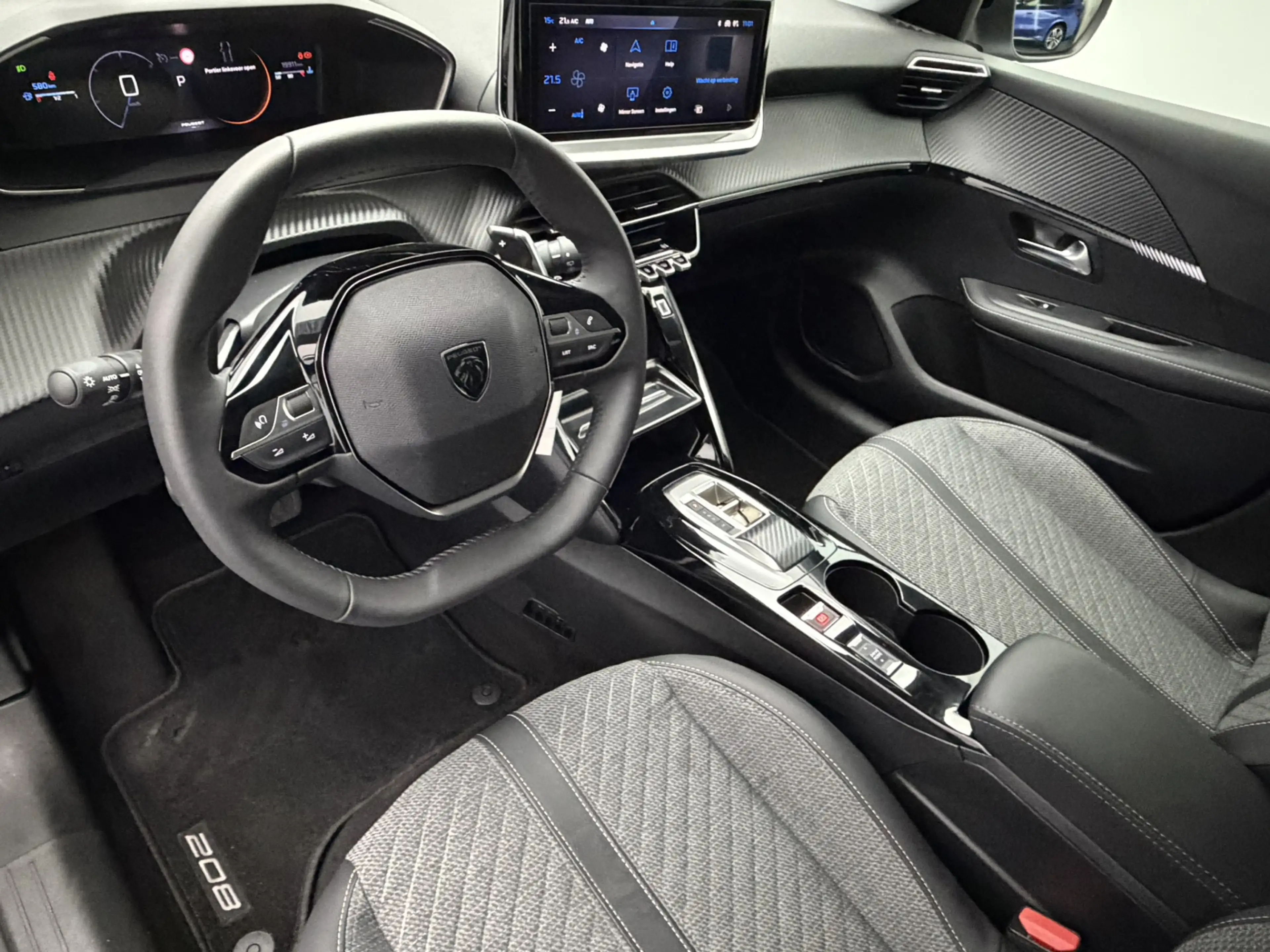 Peugeot 208 1.2 Hybrid 110 e-DCS6 Allure | 360° Camera | Full- — photo 10