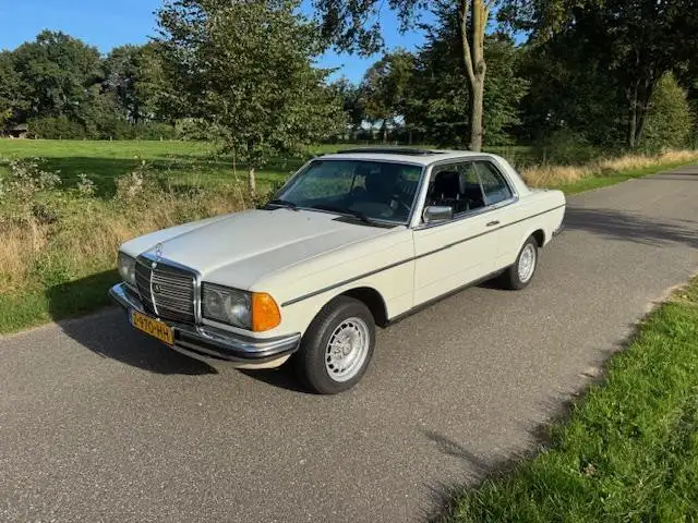 Mercedes-Benz 300 W123 Coupe TD Turbodiesel 1985 Zeldzaam