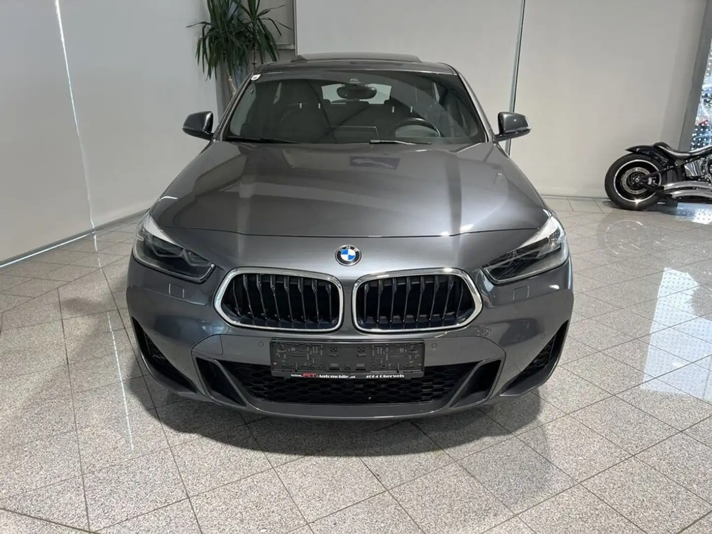 BMW X2 xDrive 20i M Sport Vermittlungsverkauf Grau - 2