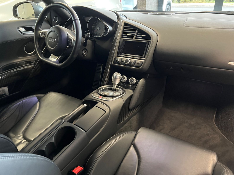 Audi R8 Coupe 4.2 FSI quattro Carbon Bose — photo 11