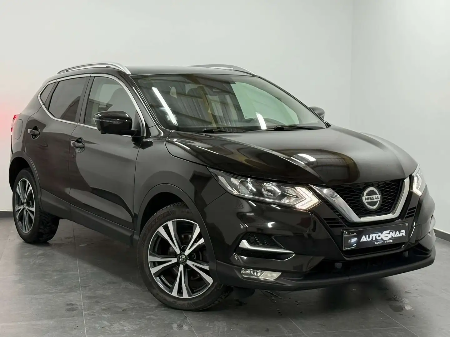 Nissan Qashqai 1.5 dCi - Boite Auto - CarPlay - Camera - Carnet Noir - 1